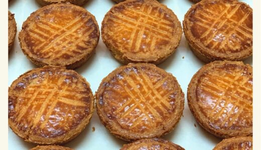 バターとゲランドの塩を使用したエクラの“ガレット・ブルトンヌ”
