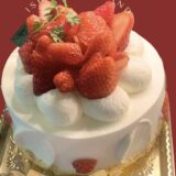 この時期人気の苺デコレーションケーキ【石垣島ケーキ】